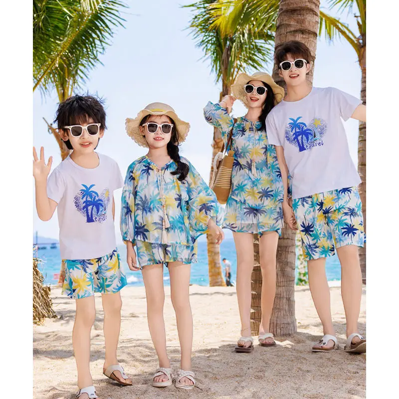 Family Vacation Look Matching  - Parent Of Plant recensie en prijs